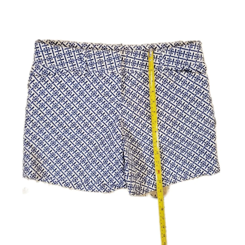 The Limited Women's‎ Blue White Geometric Flat Front Shorts Size 4